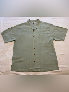 Men’s L Tommy Bahama Sage Green 100% Silk Short Sleeve Shirt